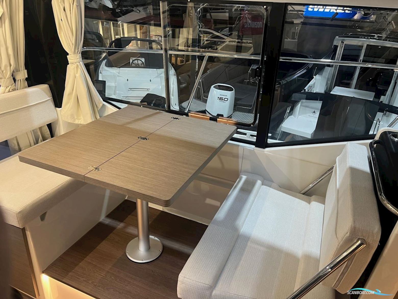 Jeanneau Merry Fisher 895 serie 2. Dit schip is aanwezig op de Yamaha stand van hiswa te water 2026.
