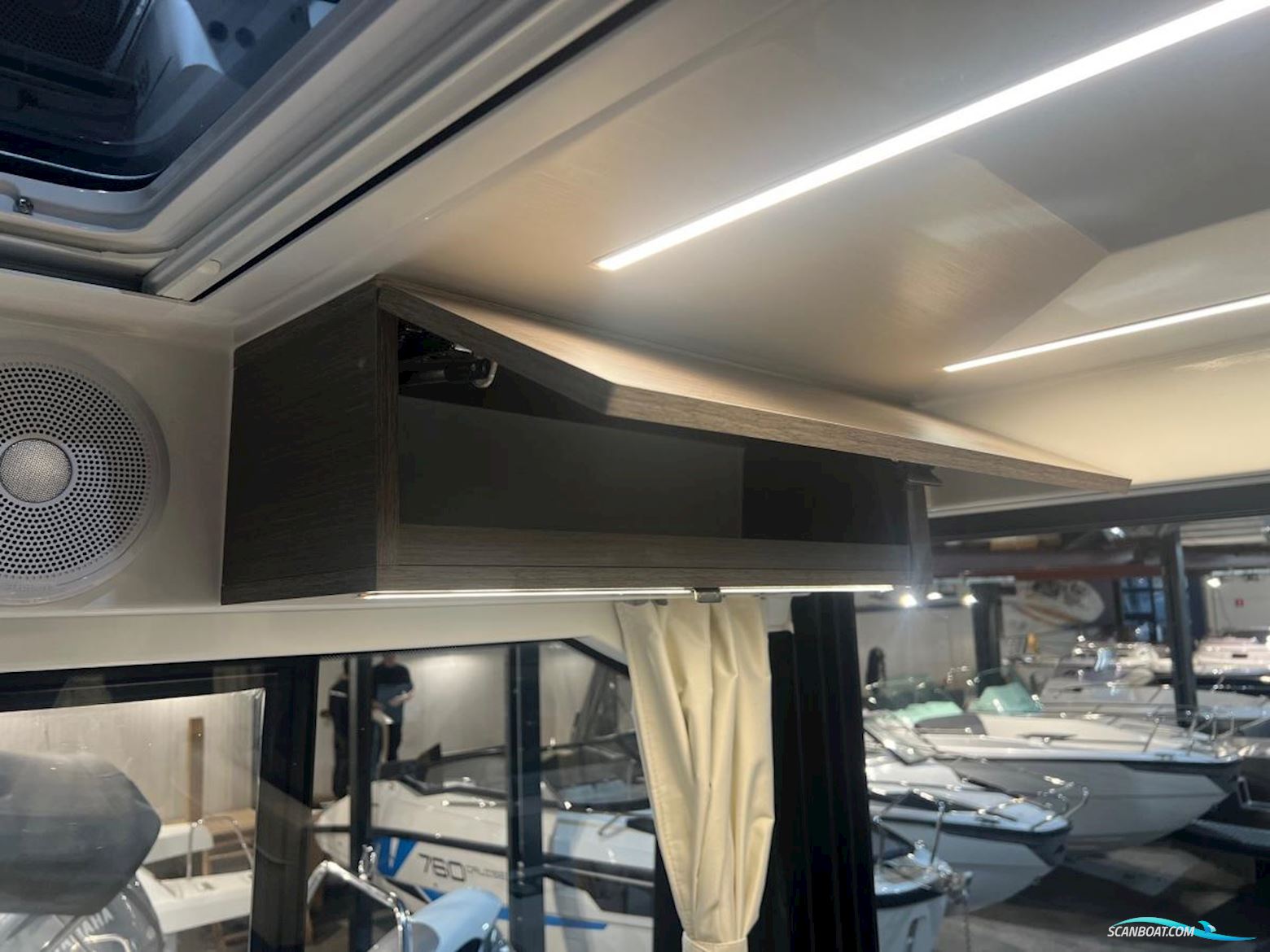 Jeanneau Merry Fisher 895 serie 2. Dit schip is aanwezig op de Yamaha stand van hiswa te water 2026.