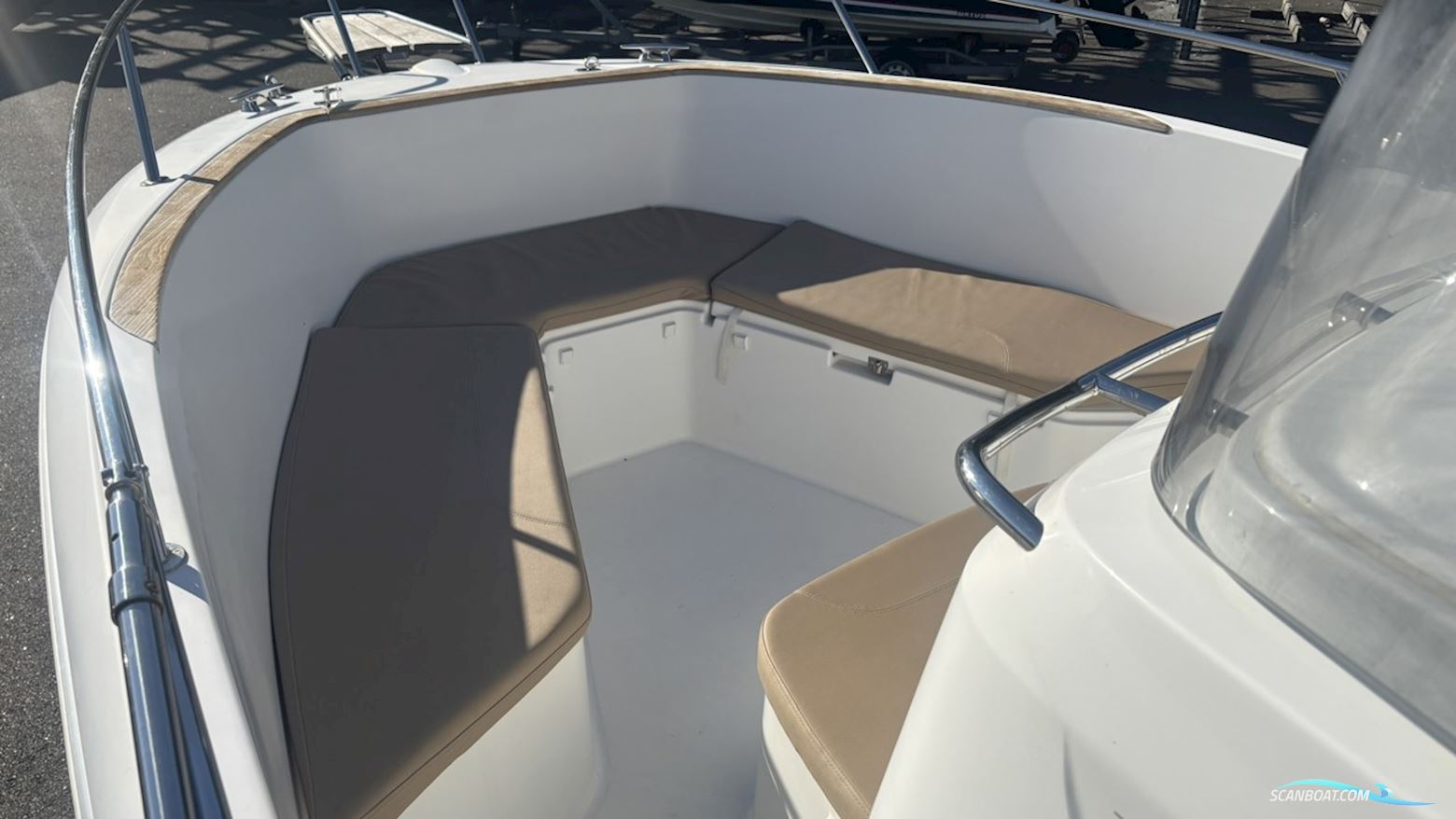 Jeanneau Motorbåt Cap Camarat 7.5 CC