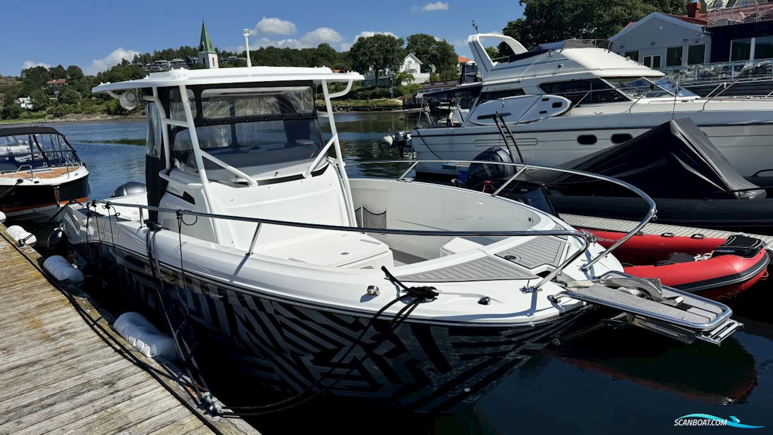 JEANNEAU MOTORBÅT Cap Camarat 9.0 CC