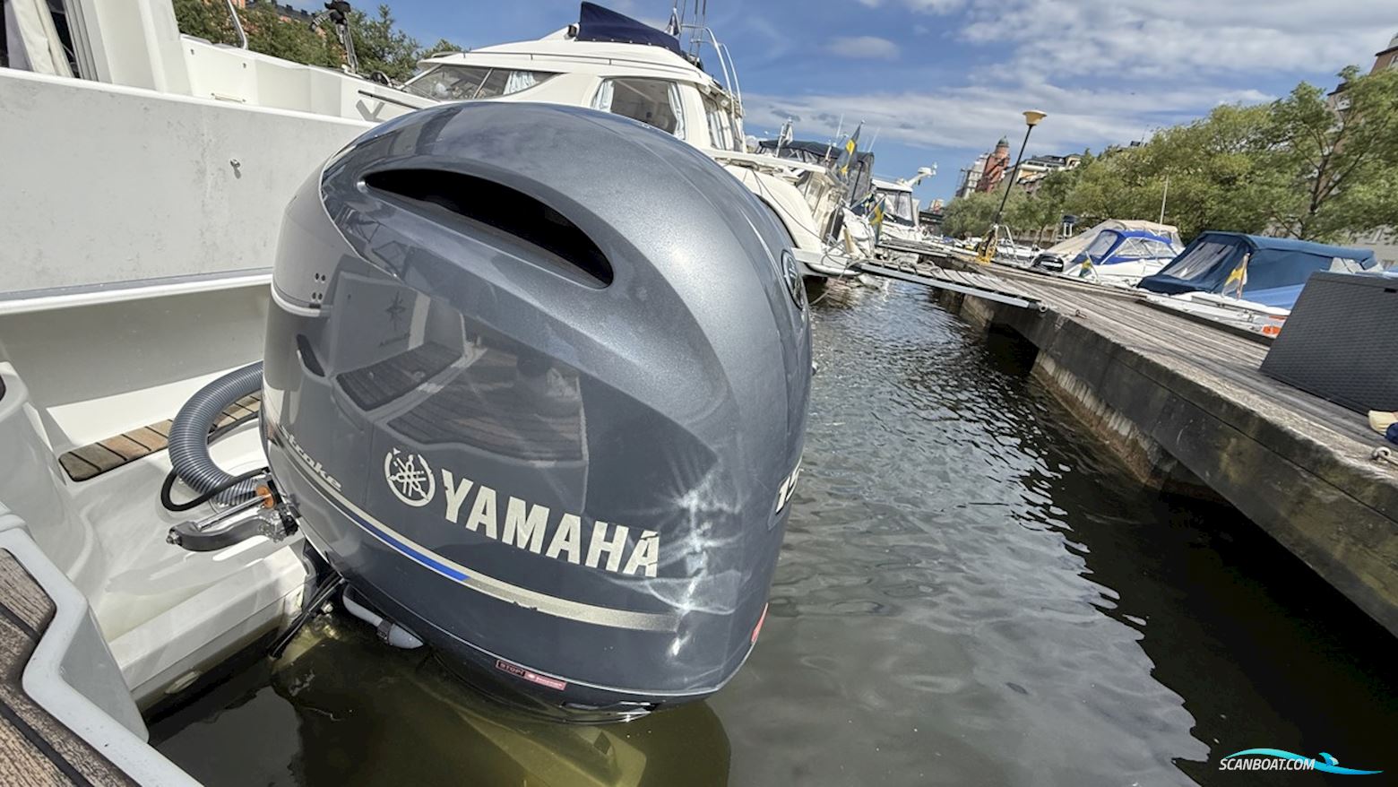 JEANNEAU MOTORBÅT MERRY FISHER 695