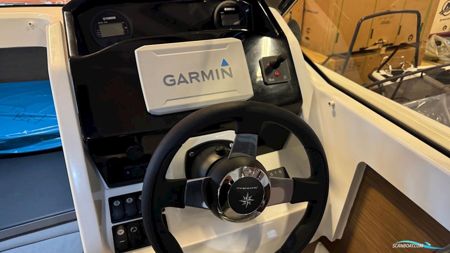 JEANNEAU MOTORBÅT MERRY FISHER 695