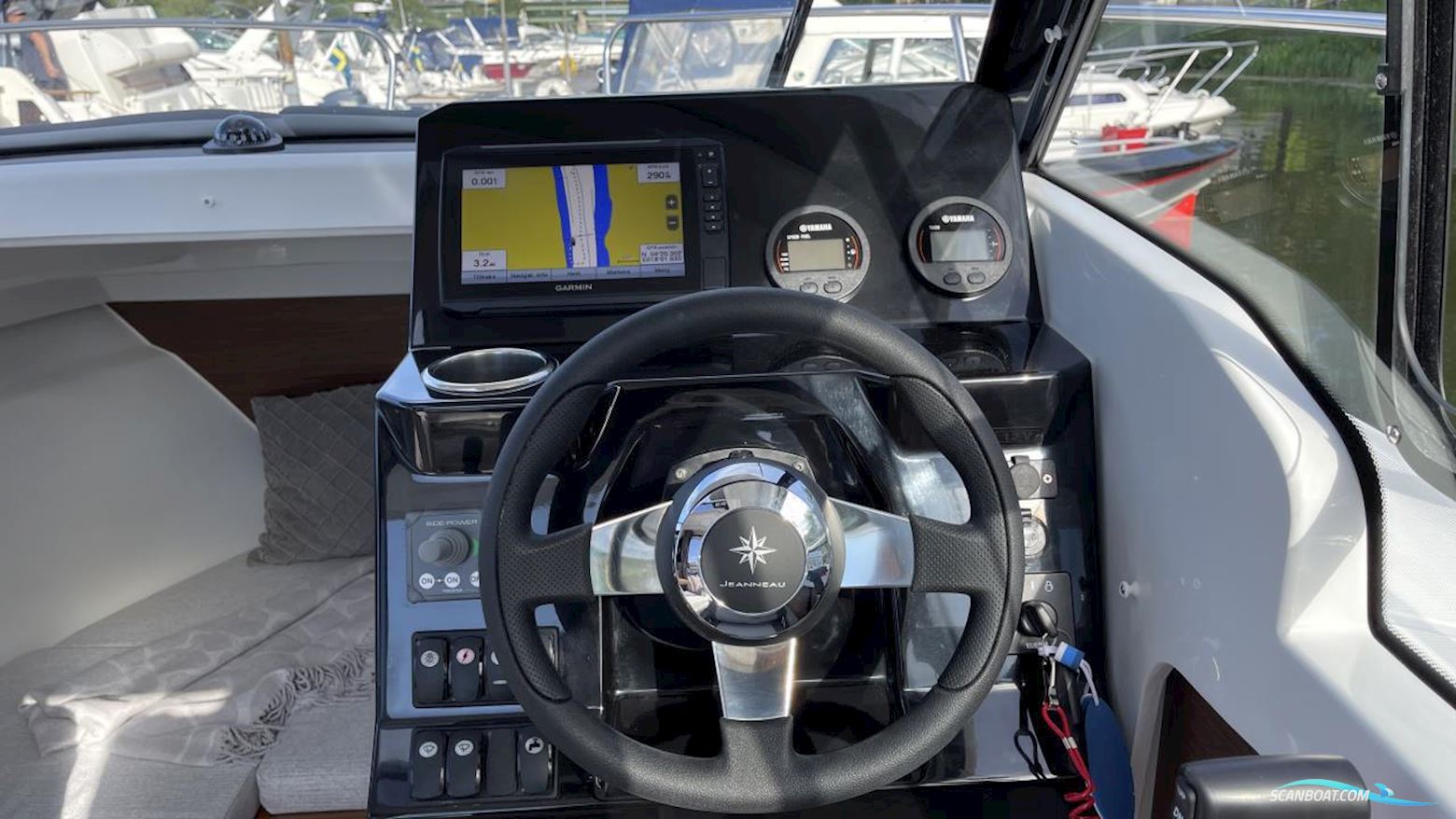 JEANNEAU MOTORBÅT MERRY FISHER 695 SÉRIE 2