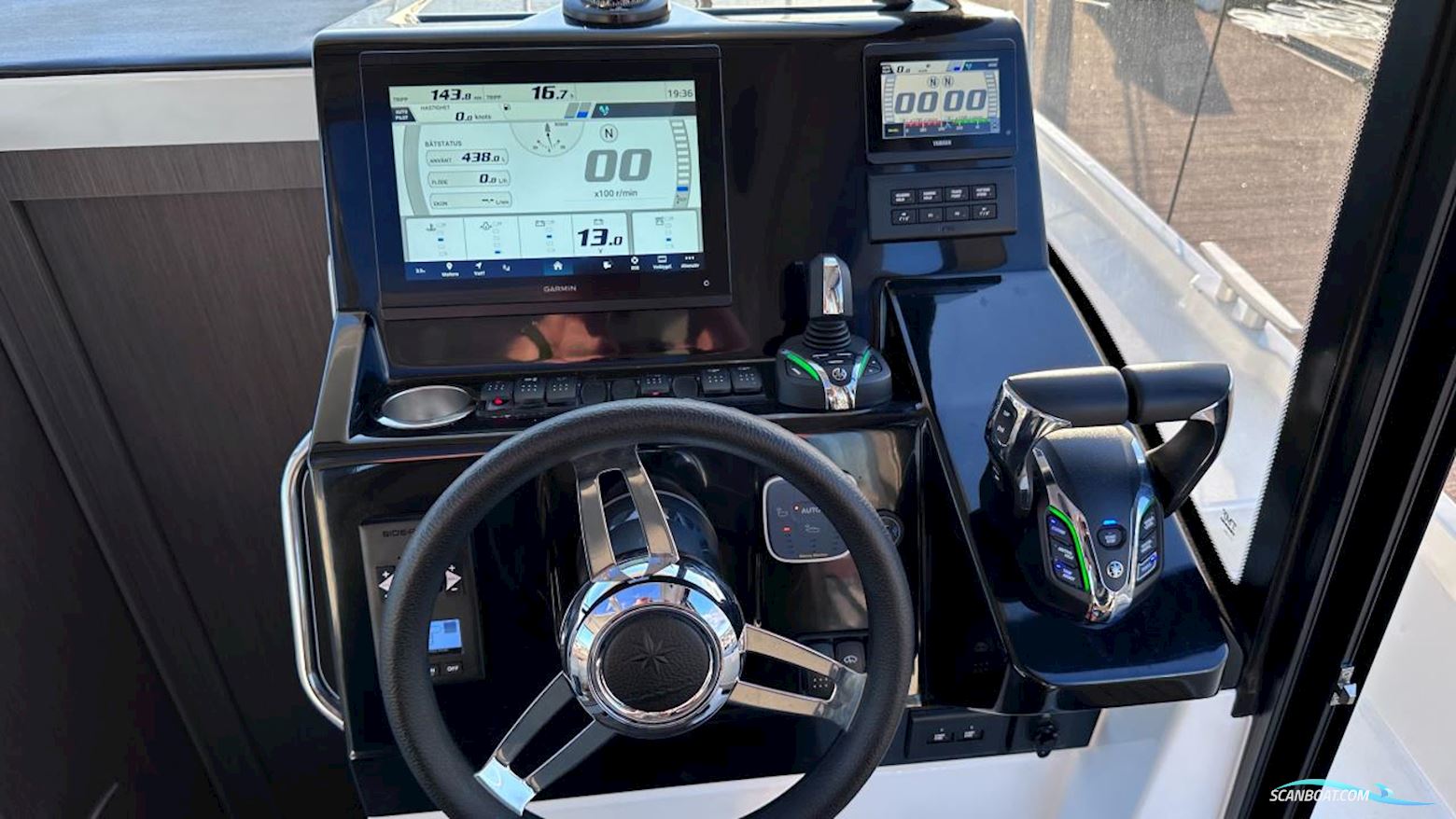 JEANNEAU MOTORBÅT MERRY FISHER 895