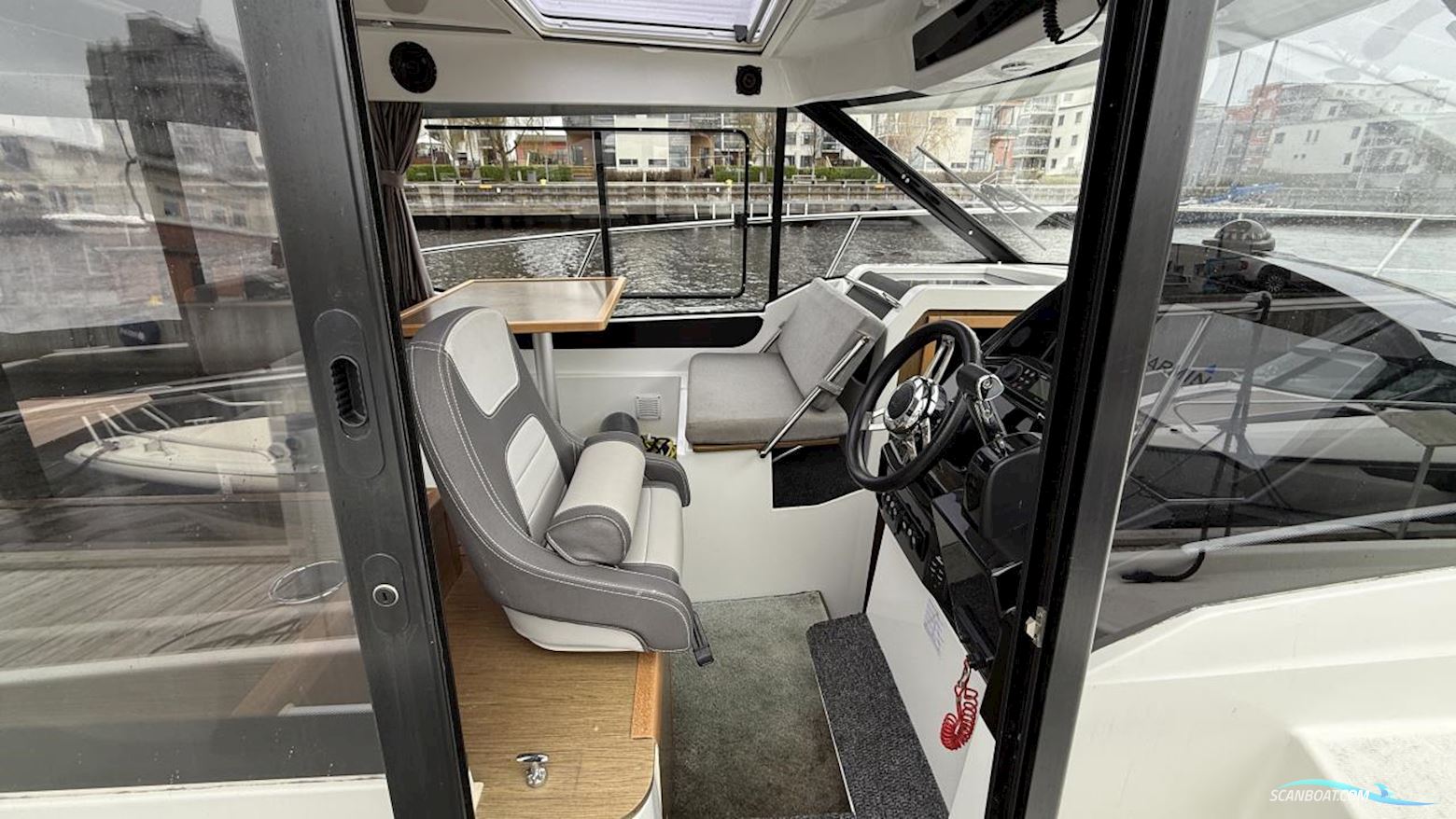 JEANNEAU MOTORBÅT MERRY FISHER 895