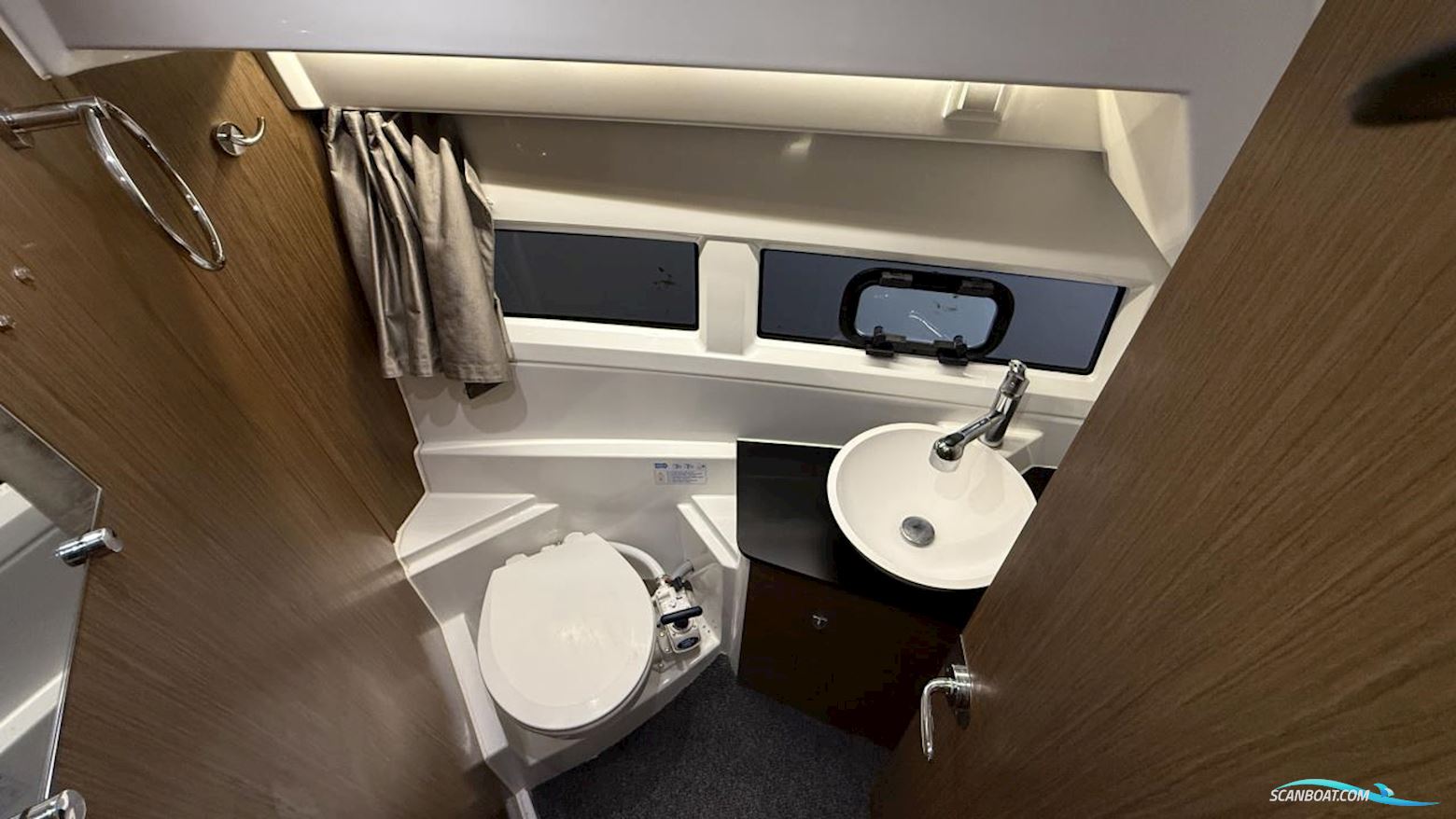 JEANNEAU MOTORBÅT MERRY FISHER 895