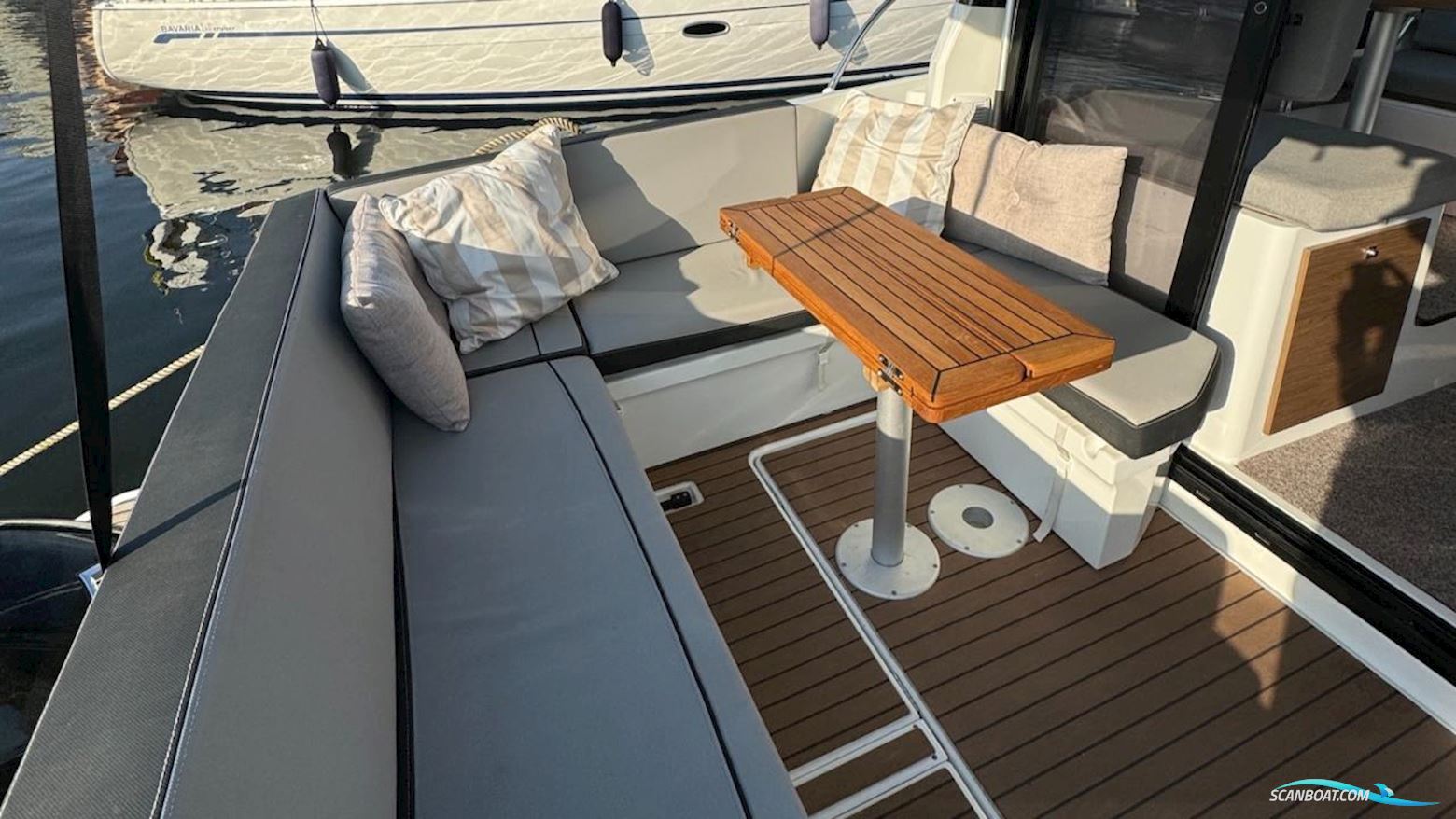 JEANNEAU MOTORBÅT MERRY FISHER 895