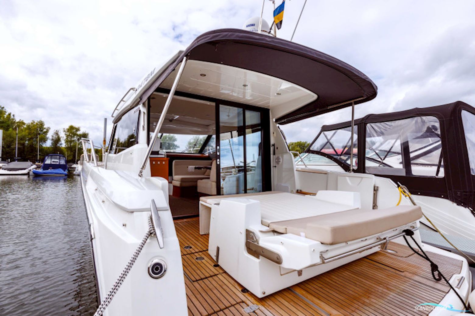 Jeanneau NC 11