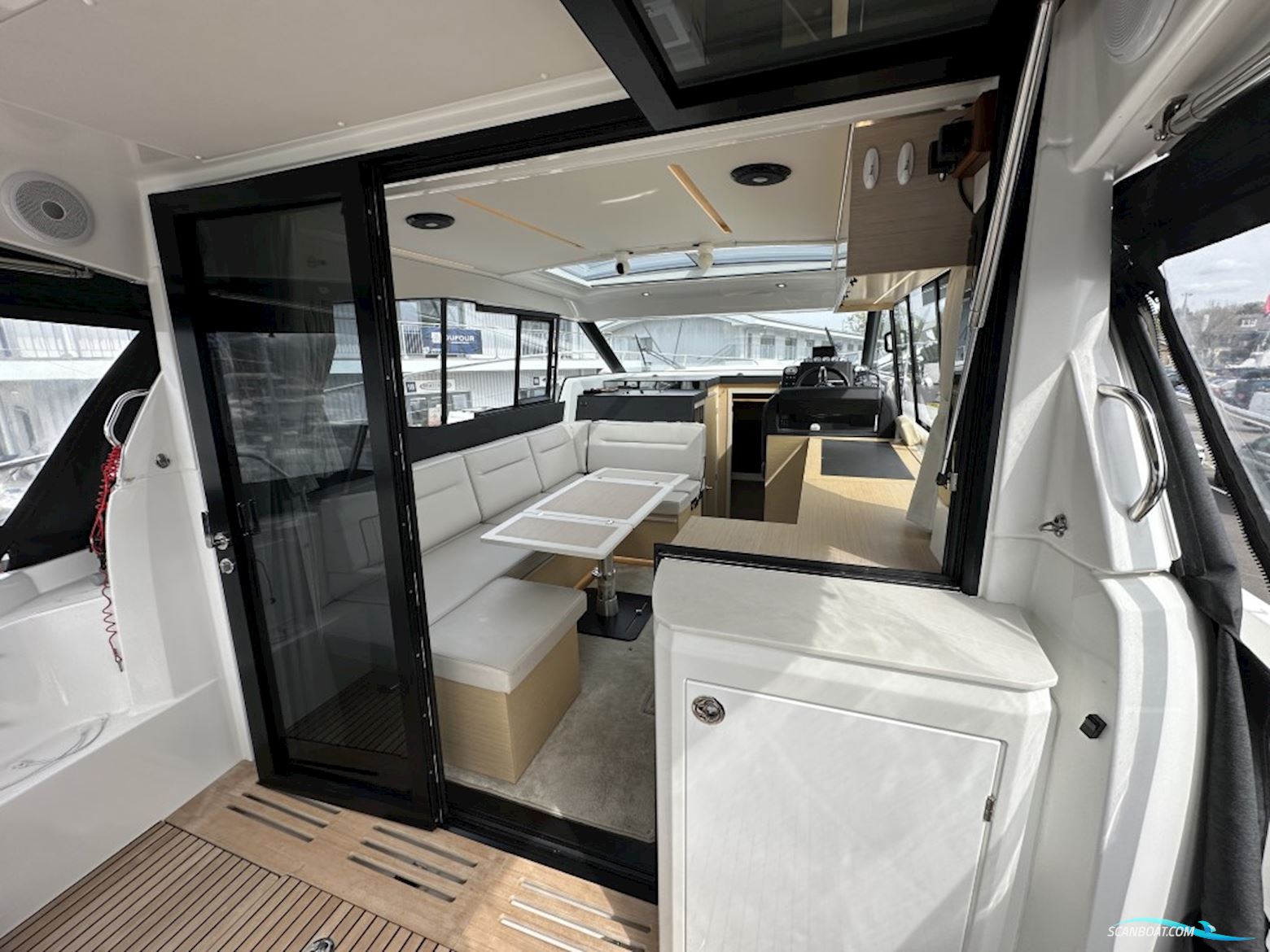 Jeanneau NC 37