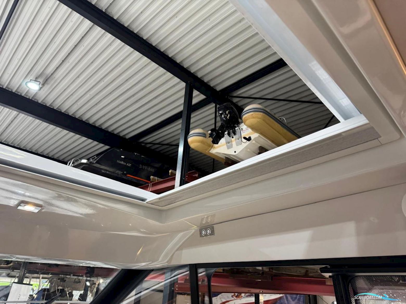 Jeanneau NC37 Met Slechts 87 Uur!