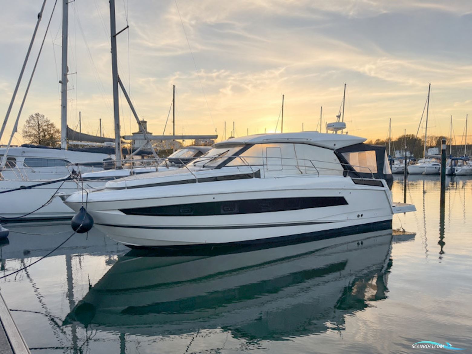 Jeanneau NC37 Motorbåt 2020, med Volvo Penta D4-270 ZD DP motor, Tyskland