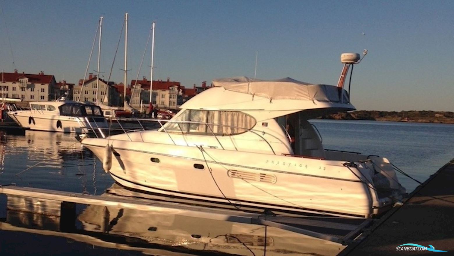 Jeanneau Prestige 32 Fly Motorbåt 2004, med Volvo Penta Kamd 300 motor, Sverige