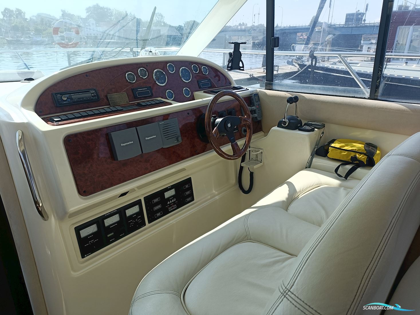 Jeanneau Prestige 36 Fly