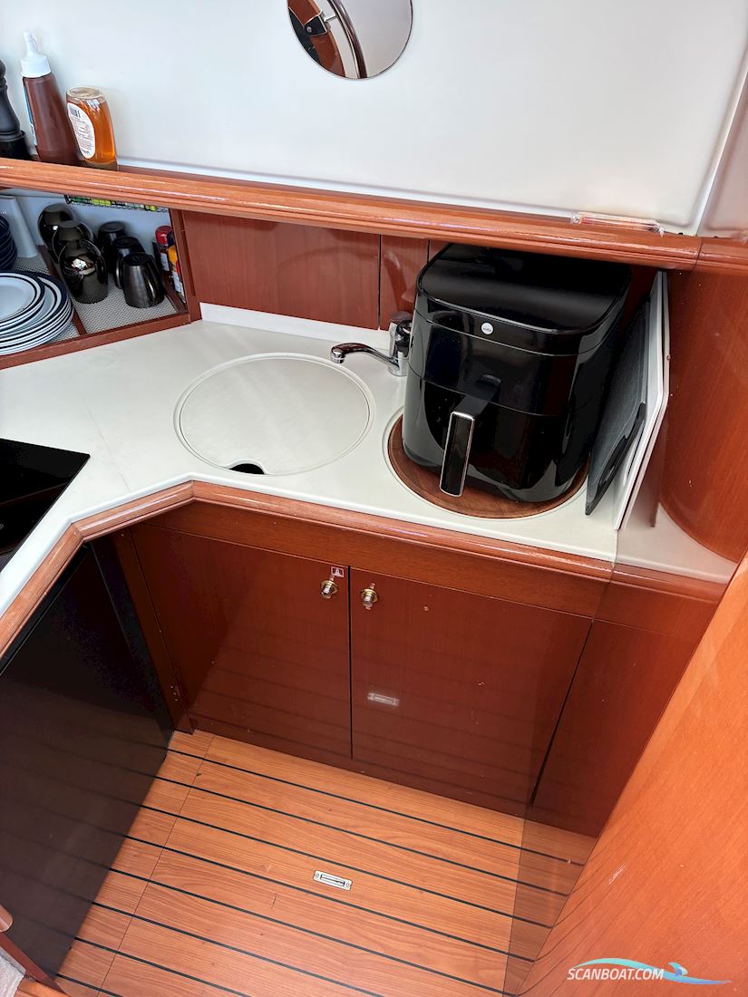 Jeanneau Prestige 36 fly