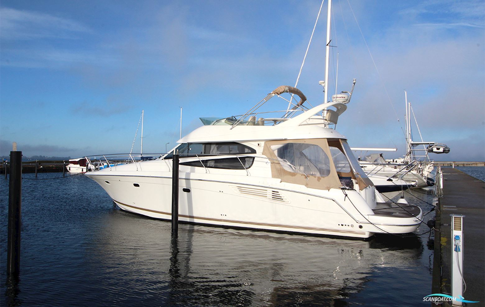 Jeanneau Prestige 42 Flybridge Motorbåt 2009, med Cummins motor, Sverige