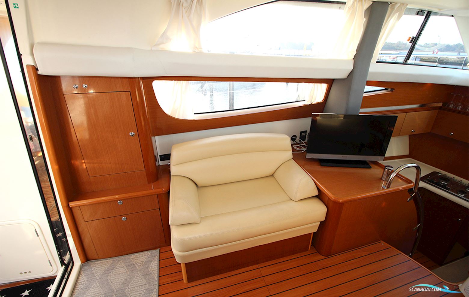 Jeanneau Prestige 42 Flybridge