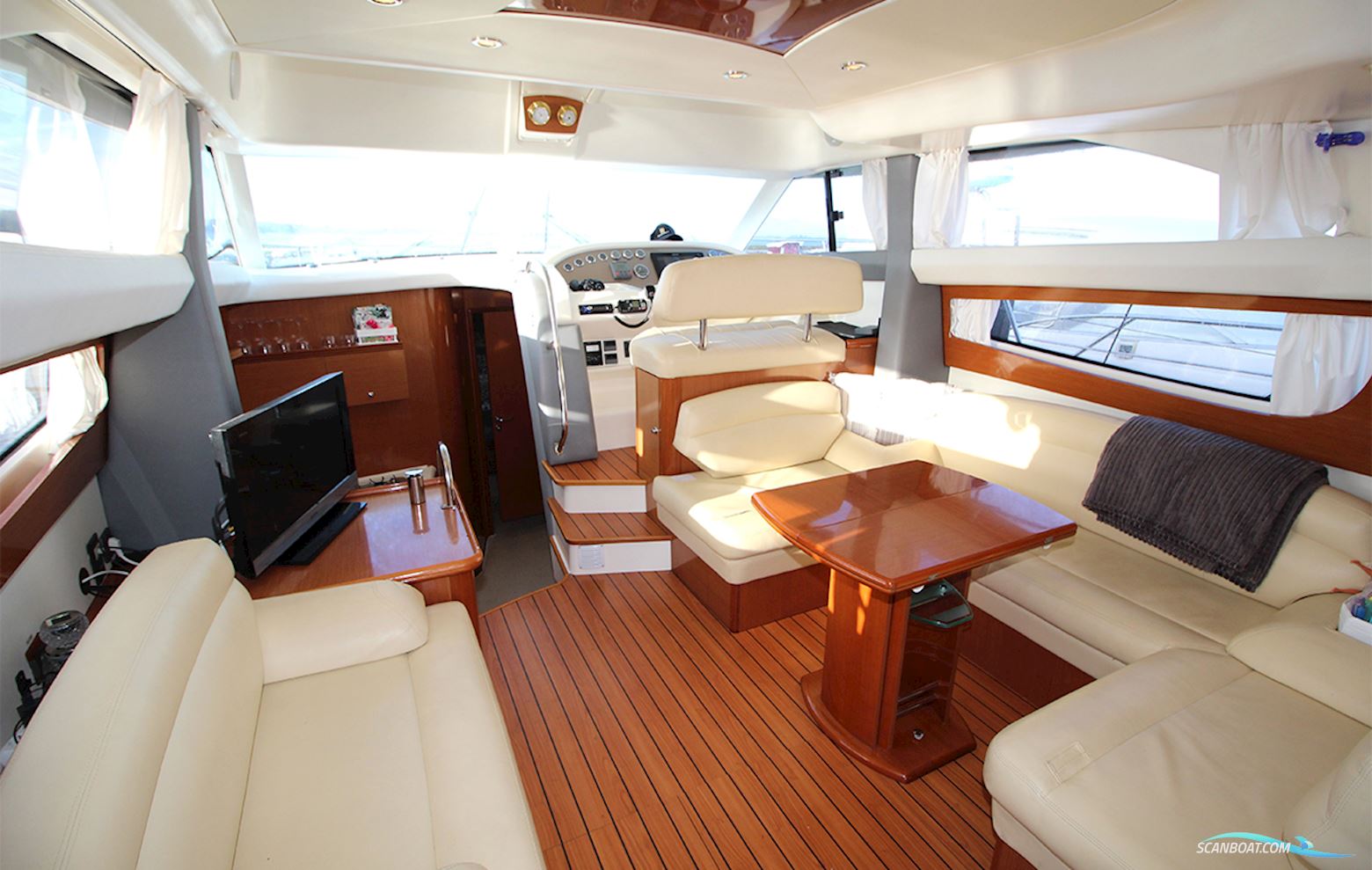 Jeanneau Prestige 42 Flybridge