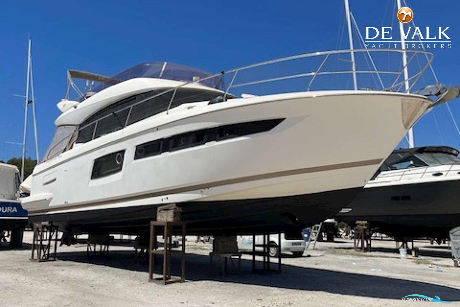 Jeanneau Prestige 50.