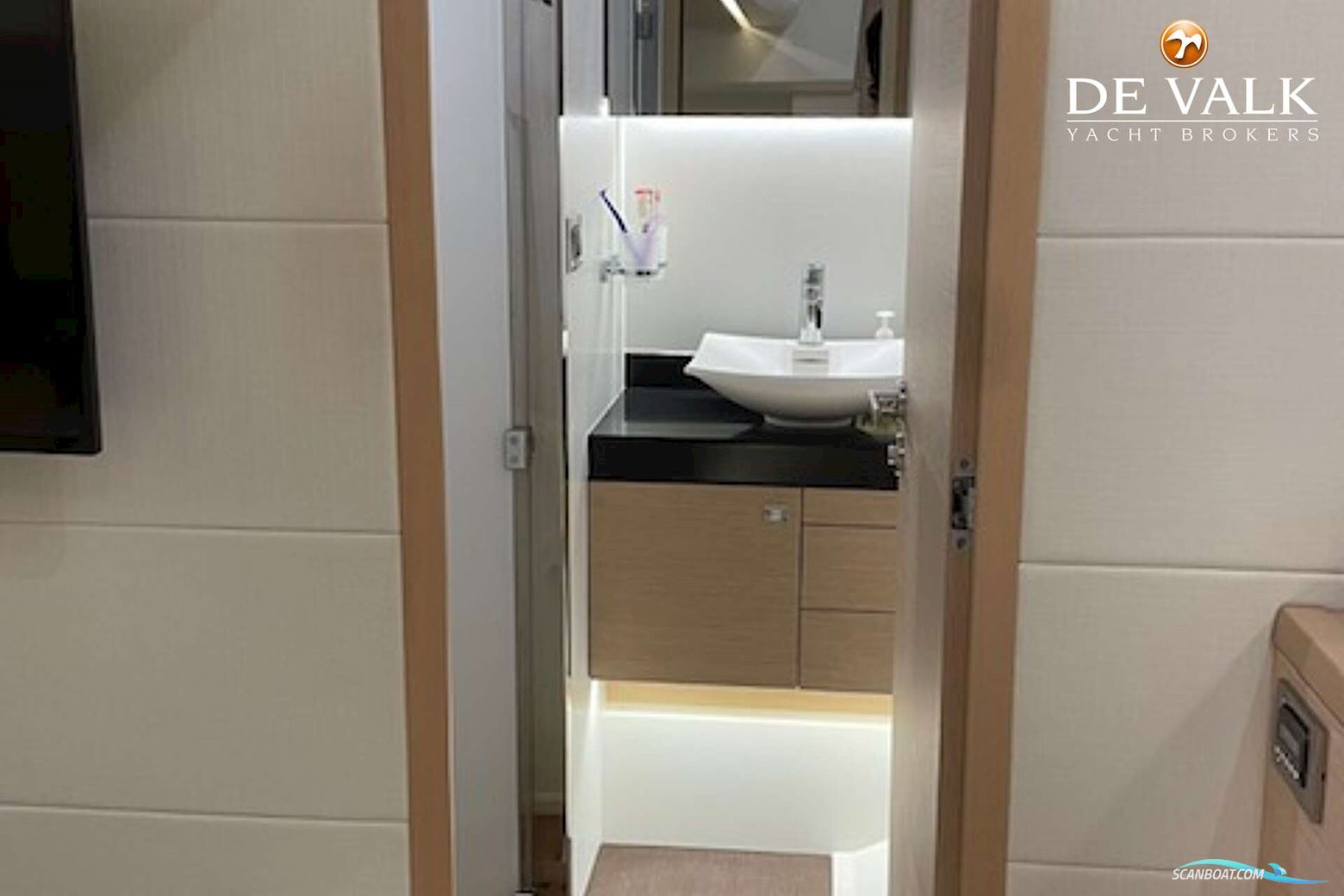 Jeanneau Prestige 50.