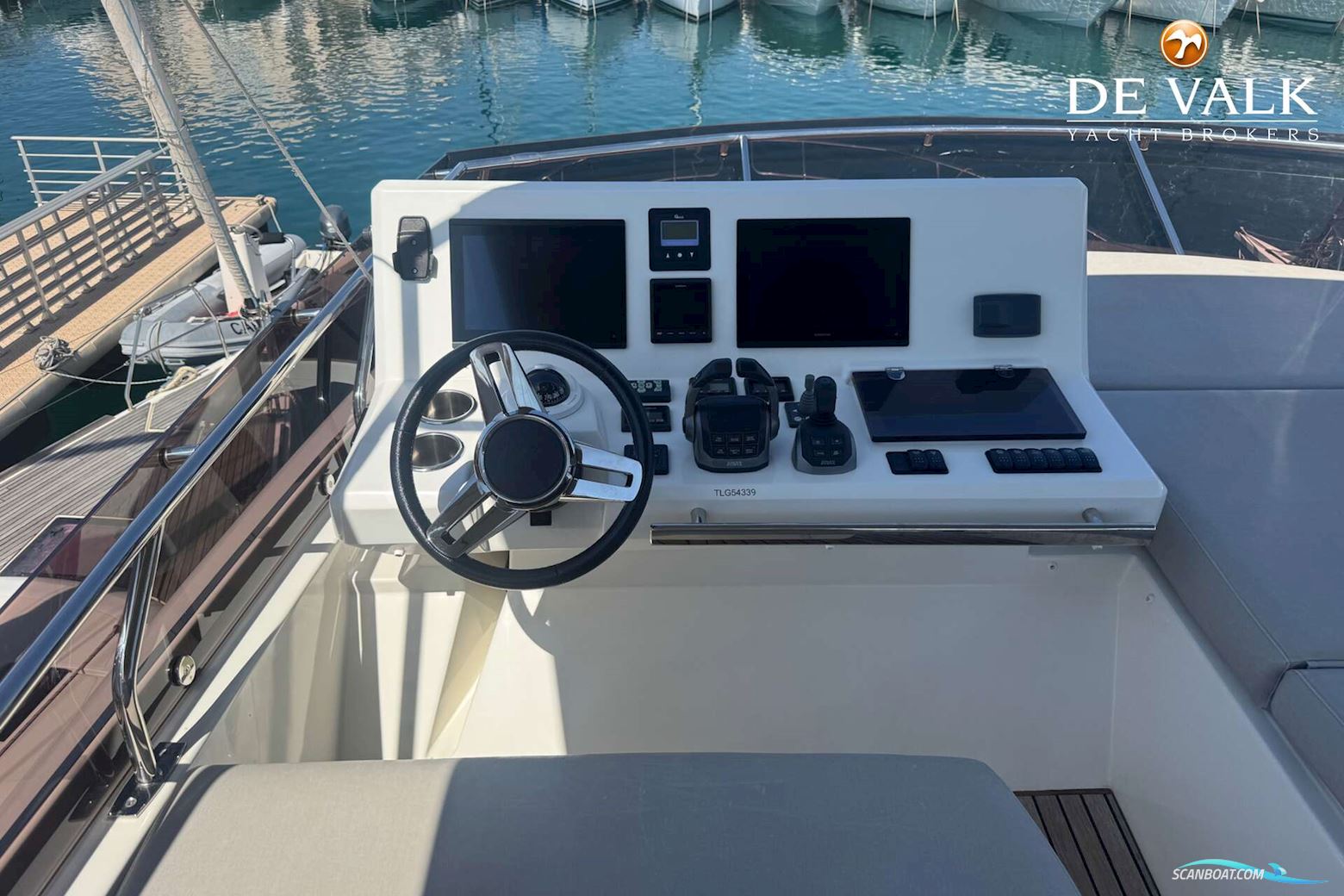 Jeanneau Prestige 50.