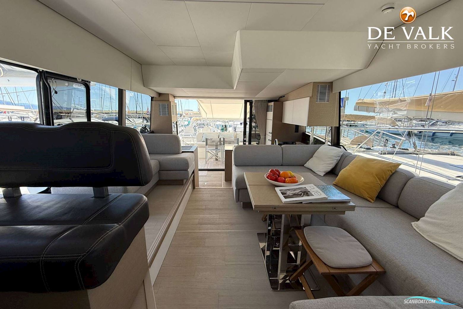 Jeanneau Prestige 50.