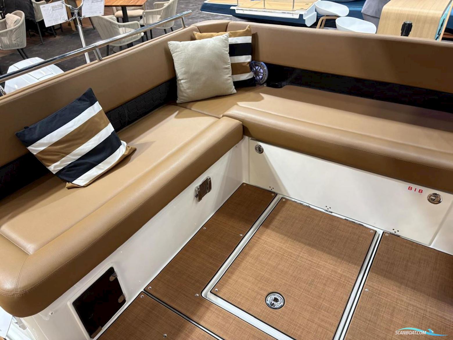 Jeanneau TH33 Twin-Hull