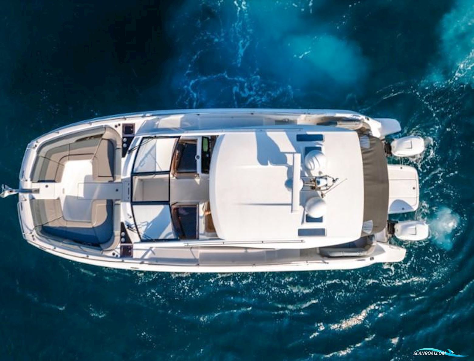 Jeanneau TH38 Twin-Hull