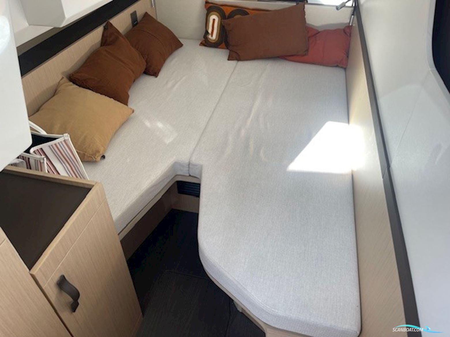 Jeanneau TH38 Twin-Hull