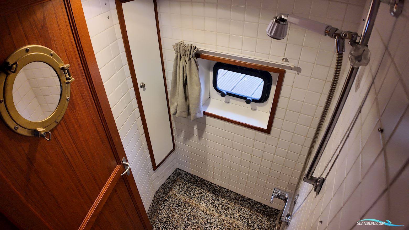 Kappa Terkaple (Casco), Interieur Bij Sikkema en de Vries te Irnsum Kappa Terkaple (Casco), Interieur Bij Sikkema en de Vries te Irnsum Skorpion 12.0
