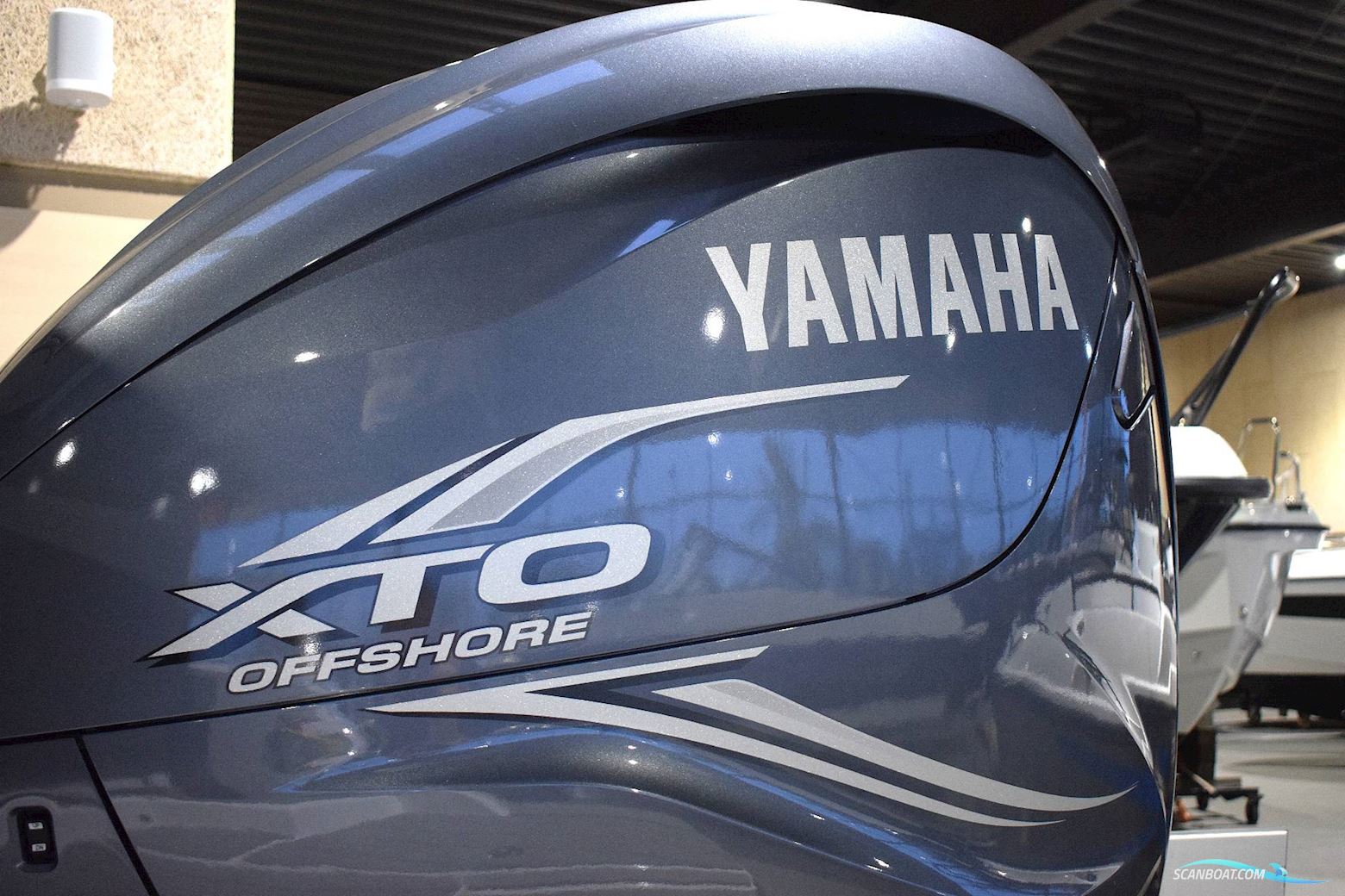 Karnic SL800 - F375 XTO - V8 Yamaha/Udstyr