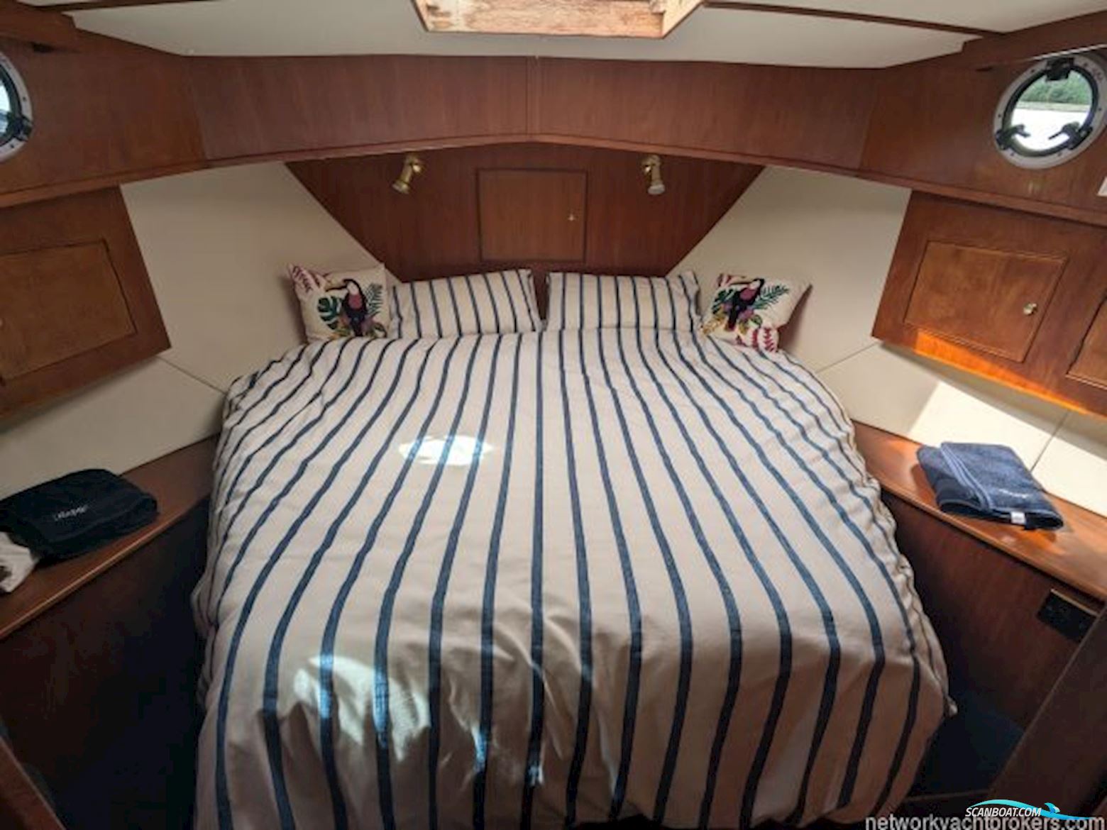 Kent Cory Yachts  33