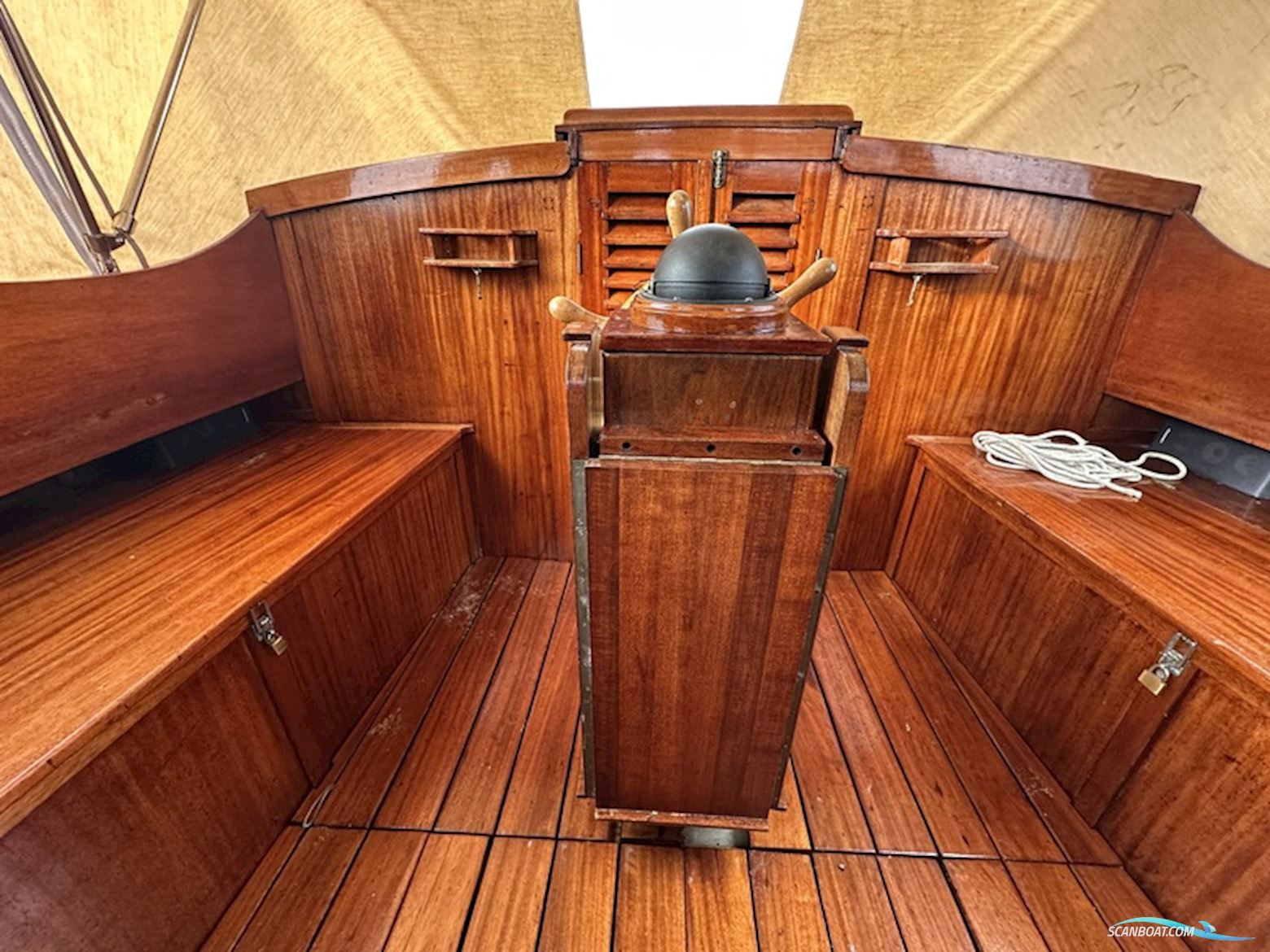 Klassisk Mahogni motorbåd/sejler