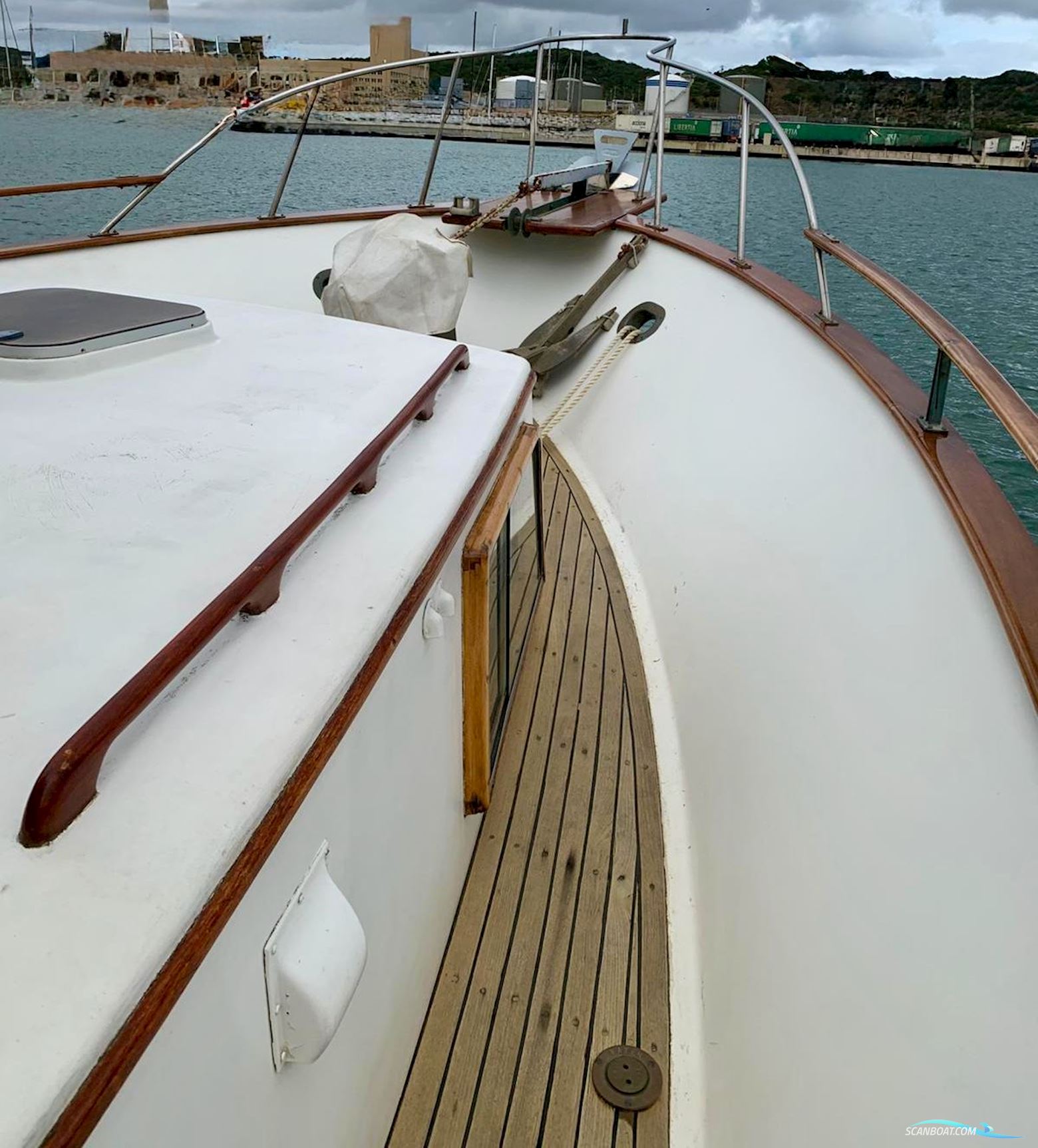 KONG AND HALVERSEN HK ISLAND GYPSY 44