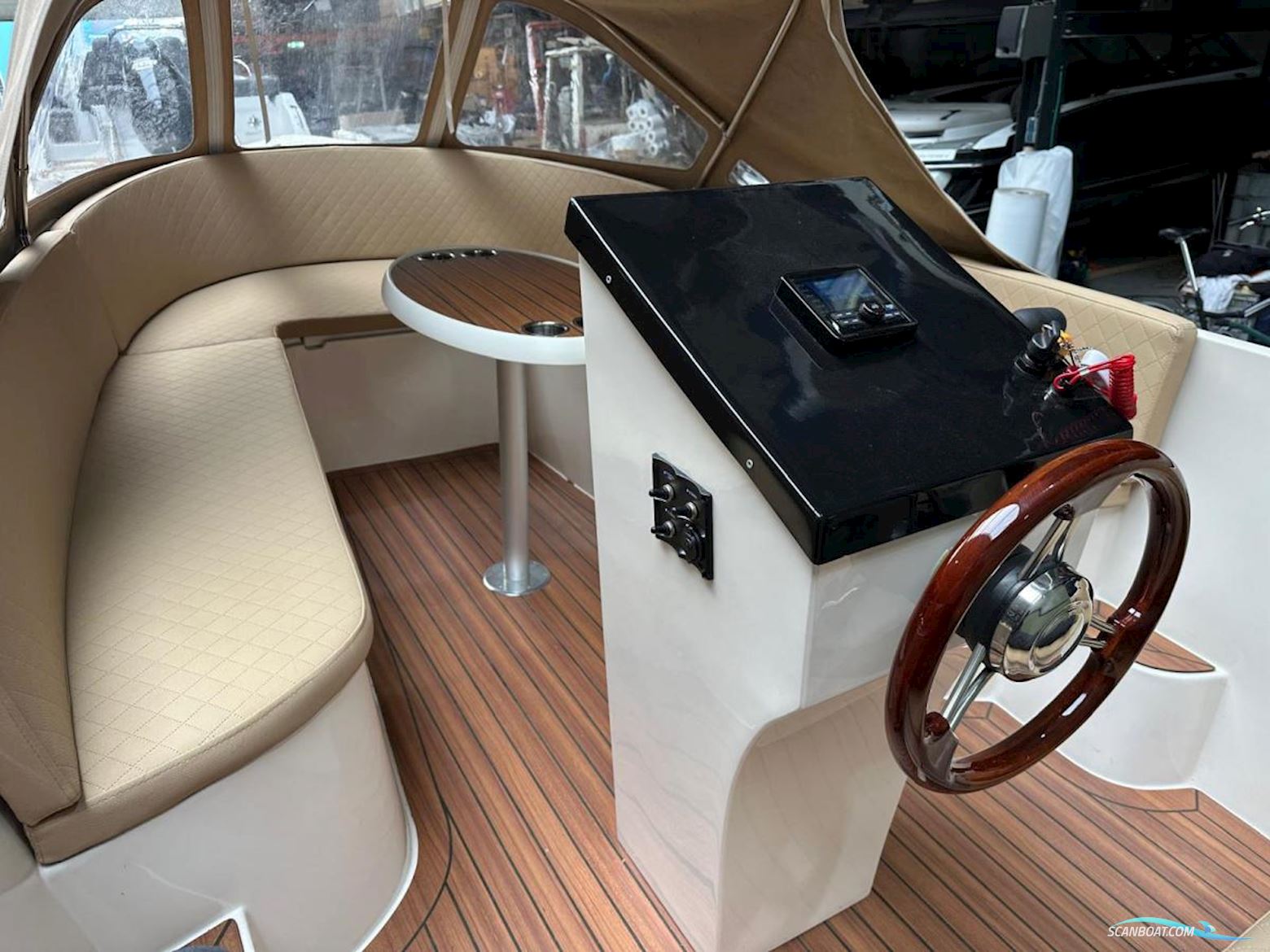 Lago Amore 595 Tender