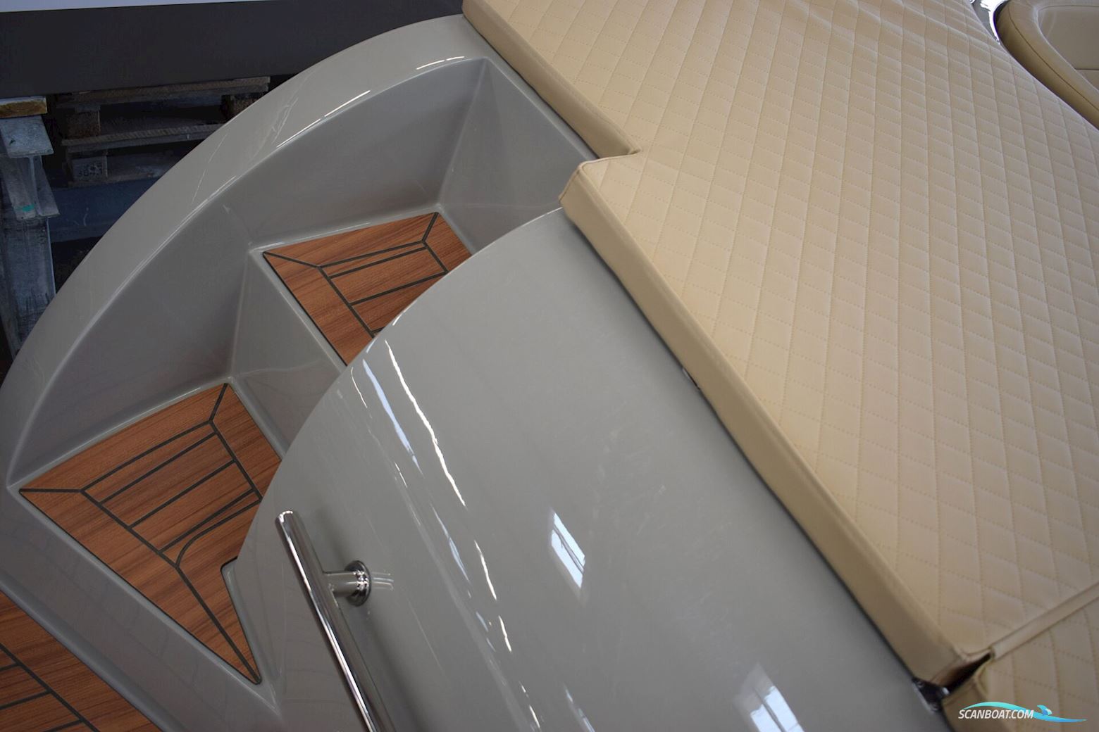 Lago Amore 606 Tender