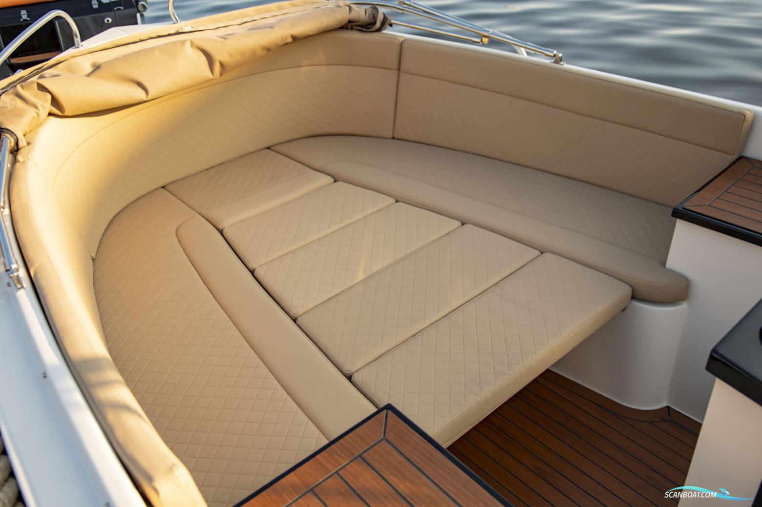 Lago Amore 633 Tender