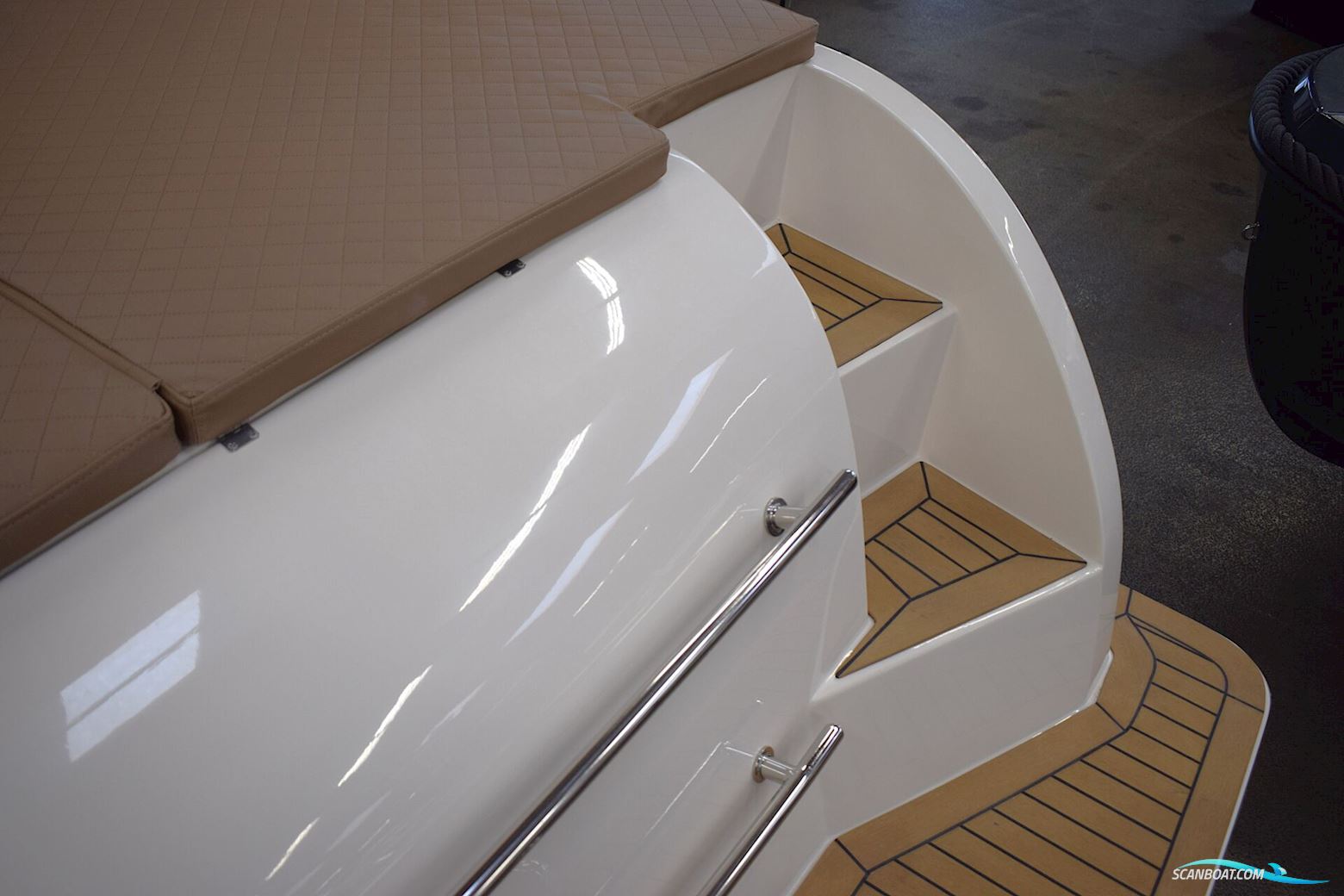 Lago Amore 733 Tender