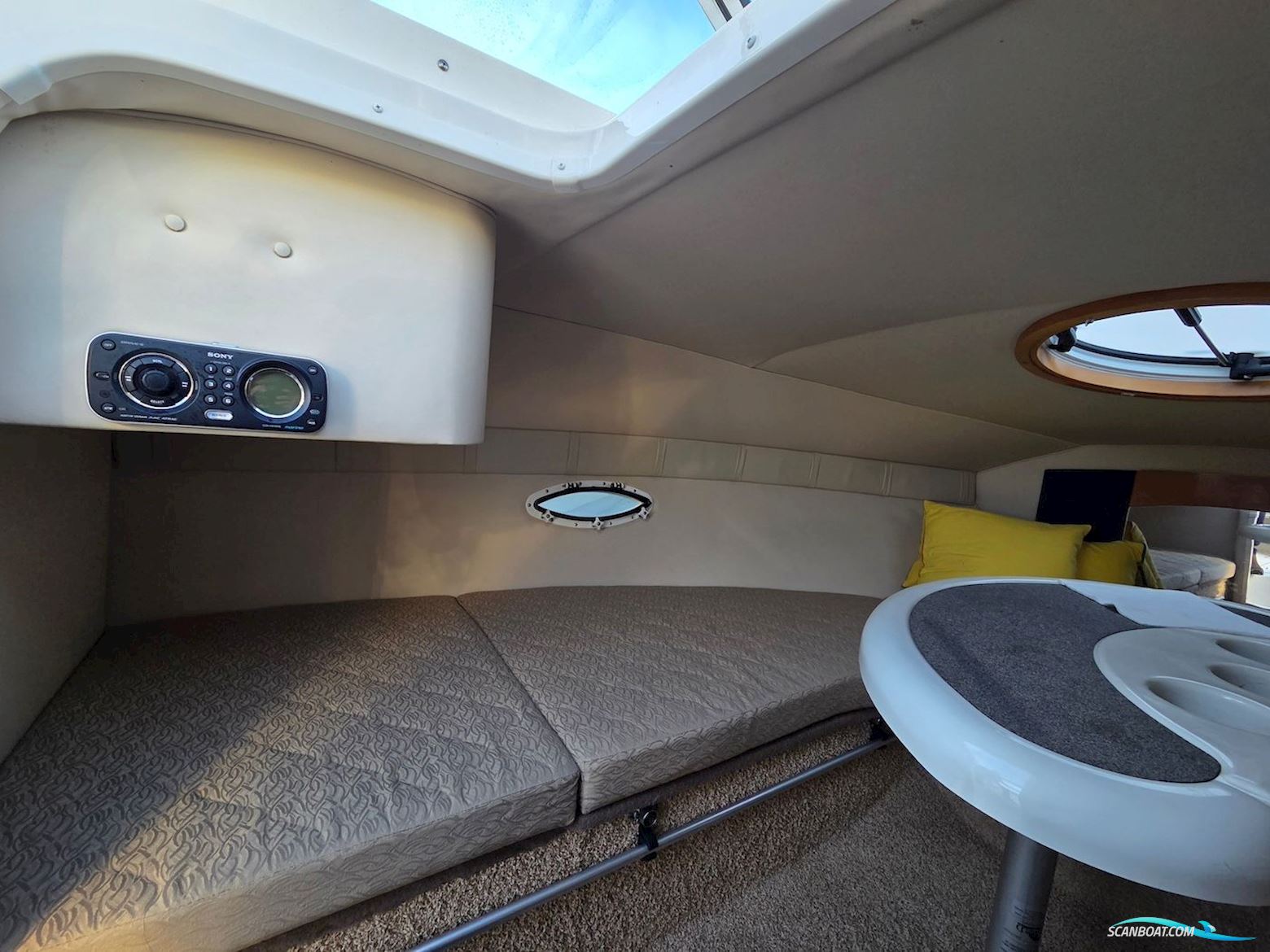 Larson 220 Cabrio Cuddy