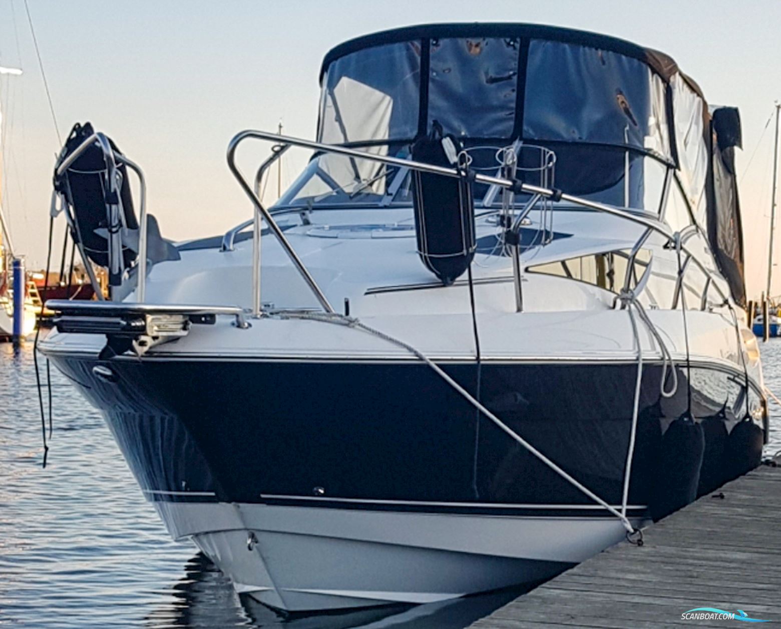 Larson Cabrio 285 Motorbåt 2013, med Volvo Penta motor, Sverige