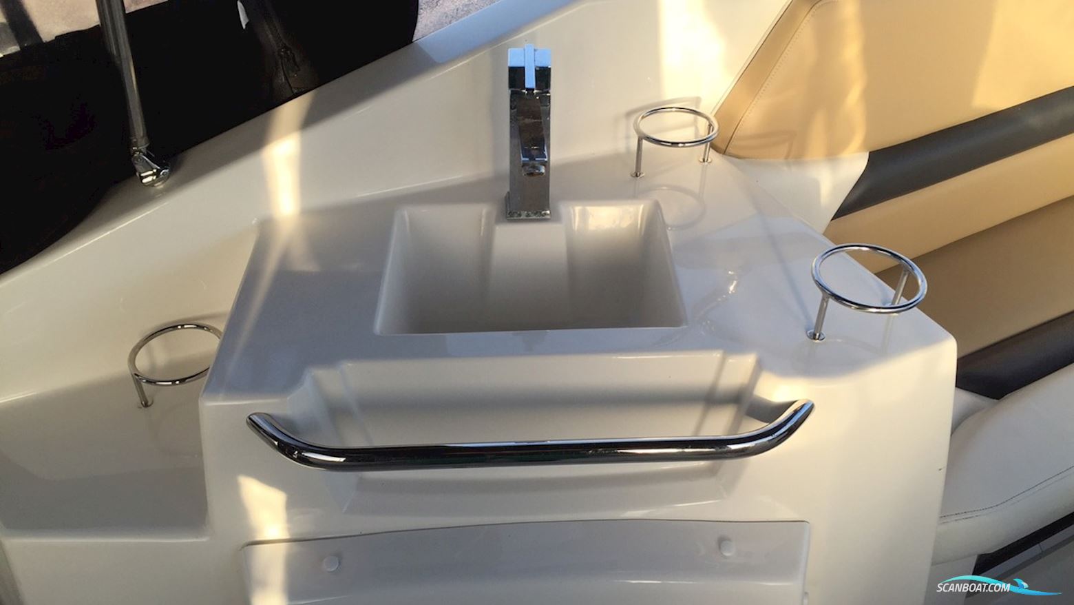 Larson Cabrio 777