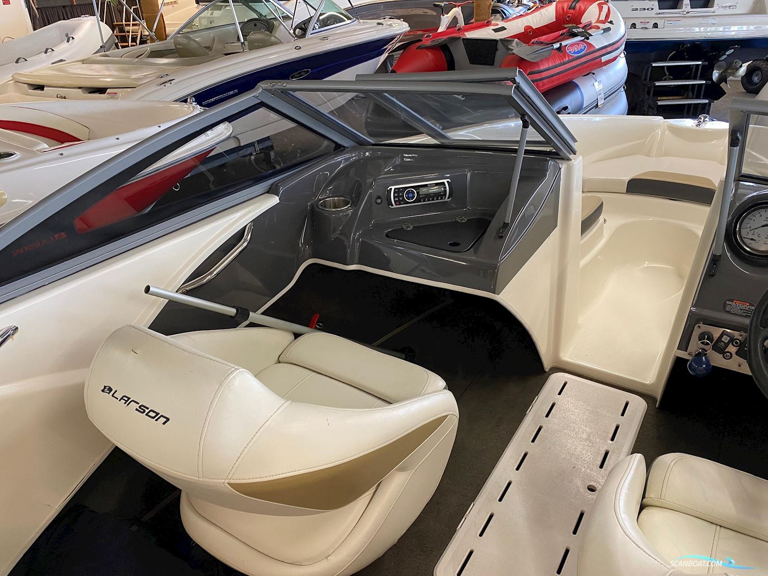 Larson LX 710