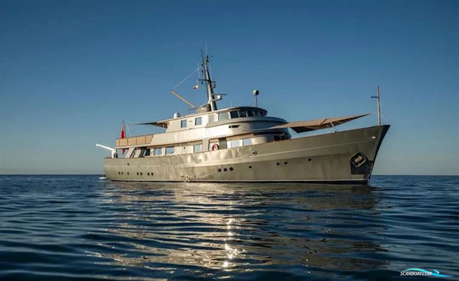 Laurent Giles TSDMY Gentleman's Motor Yacht Motorbåt 1962, med 2 x Gardner 8L3B 230Hp motor, Spanien