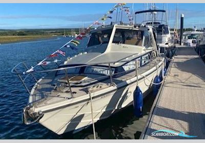 Levi Triana Tantarella 35 Motorbåt 1974, med 2 x Ford Sabre Dover Block 275hp engines with three bladed bronze propellers motor, England