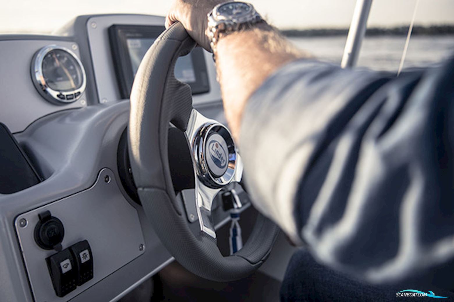 Linder Arkip 460 med 50 hk Mercury-EFI 4 takt og udstyr