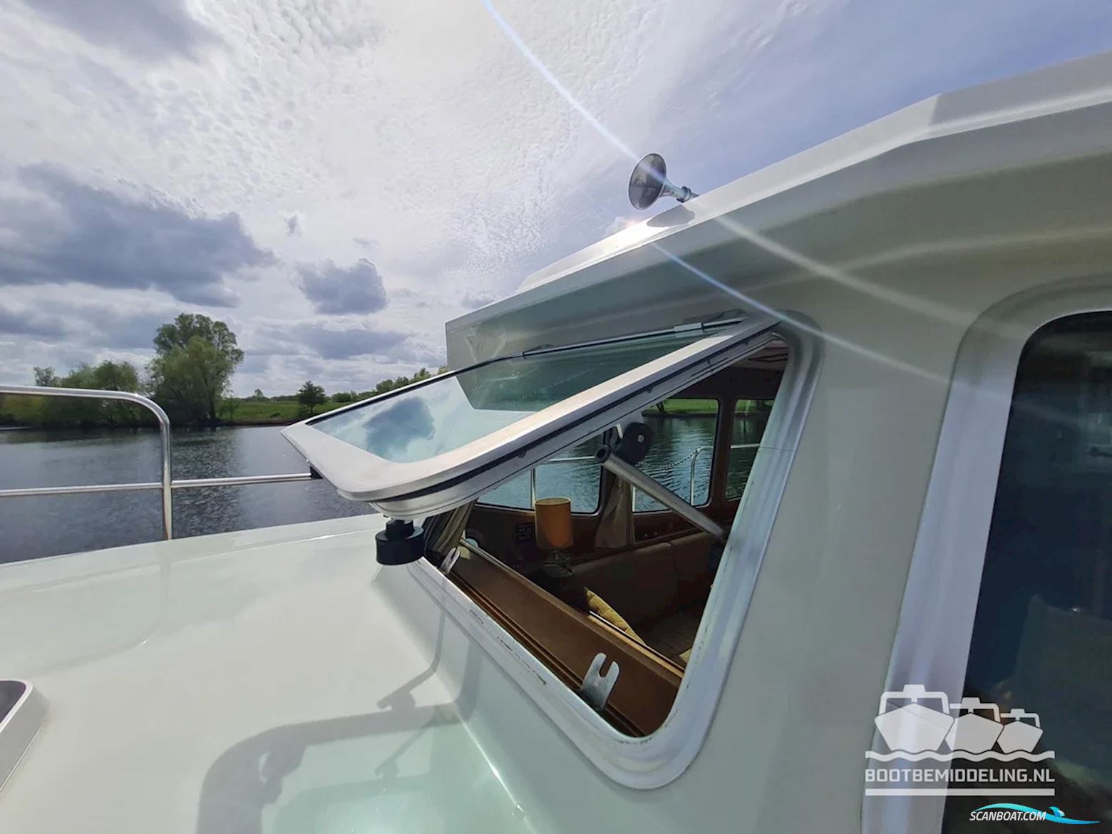 Linssen Dutch Sturdy 320 AC Royal