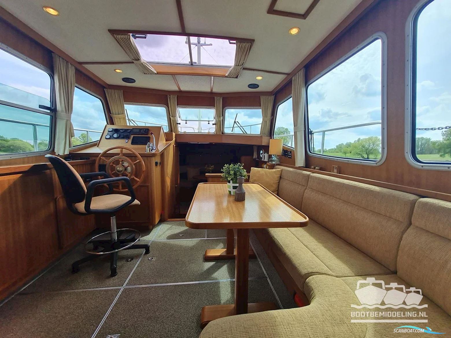 Linssen Dutch Sturdy 320 AC Royal