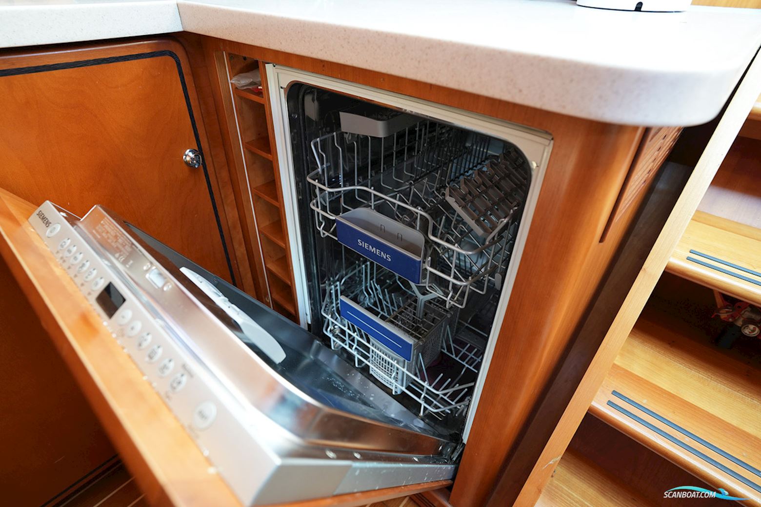 Linssen Grand Sturdy 410 AC Twin