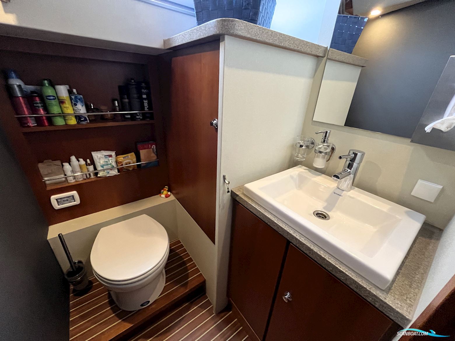 Linssen Grand Sturdy 470 Sedan Wheelhouse