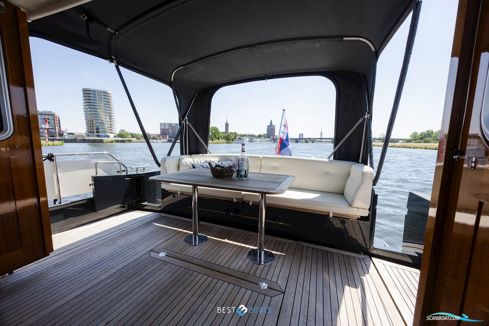 Linssen Grand Sturdy 470 Sedan Wheelhouse