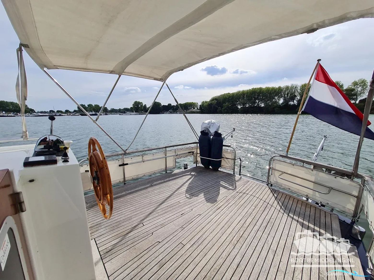 Linssen Sturdy 1000 AC Royal